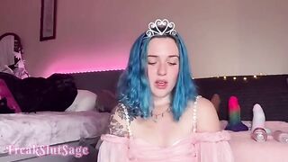Babe ordered a huge cock from a fuck machine and it broke her ass