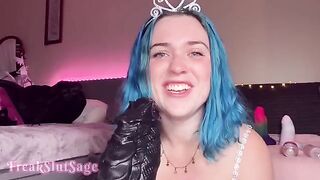 Babe ordered a huge cock from a fuck machine and it broke her ass