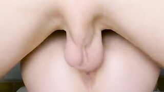 A girl with a great body has an intense sex session, showcasing squirting
