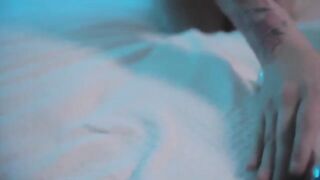 A sexy girl cums for you, caressed by the Hitachi wand