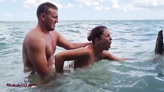 Babe from the beach has an amazing sex in the water
