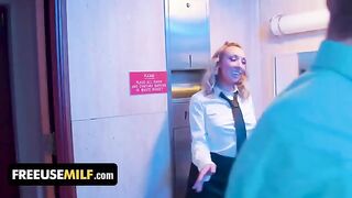 Hot bathroom attendant seduces club-goers with special service