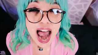 Sticky jizz on face with Little Puck, the cum-loving queen of freaks