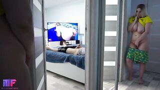 The stepdaughter continued to spy on her stepdad in a daring act