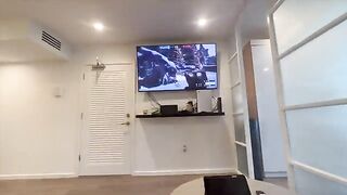 Babe won't let her boyfriend finish the game