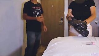 I asked for a consolador online and the delivery guy gave me sex