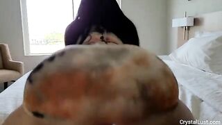 Naughy IG model invites Papi over to her hotel room