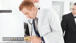 Doctor cures Kiki Daniels' cold feet with his huge cock in a steamy Brazzers scene