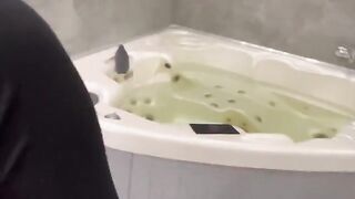 Girl with the sexy ass showed her holes, she wanted to stretch it wide