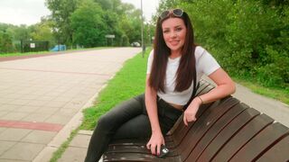 A hot babe fucks with a stranger in the park, risking cum in mouth