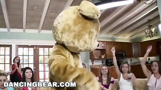 Girls gone wild in an orgy with the swinging Richards and some bold bitches