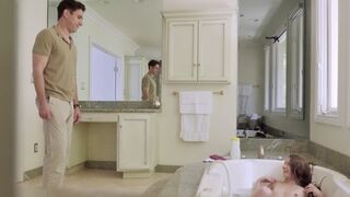 Step sister has an opinion about her stepbrother’s size