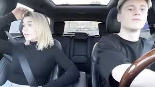 A hot blondie paid for the taxi ride with her mouth