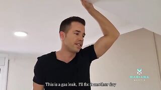 An air technician left his cum on my ass with Mariana Martix and Alberto Blanco in Europe
