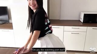 The girl came to her teacher at home to discuss her poor progress