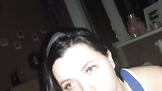 A cute brunette met me after a Tinder date in the hotel room and gave me a blowjob