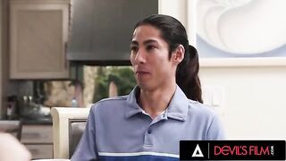 The man couldn’t resist his girlfriend’s sexy stepsister, who loves to expose herself