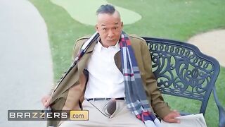 Ebony Mystique gets so horny after seeing Chong’s cock in the park, she must act fast