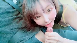 A juicy girl got fucked in the car and made a cum shot