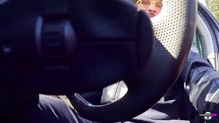 Amateur cock sucking with Italian dialogues that don't make any sense