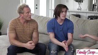 You're so hot, give me your phone number please Harley King tells Swapmom Jessica Starling - S7:E3