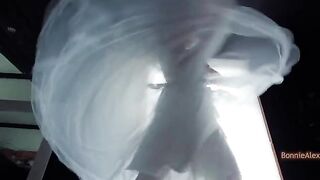 The bride accidentally found a dress and had sex with the man