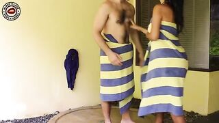An amateur couple have an amazing romantic sex in the bathtub