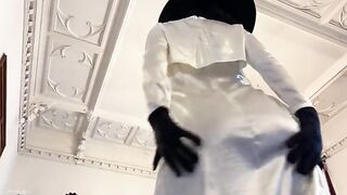 Resident Evil Village cosplay with tall and busty Alcina Dimitrescu