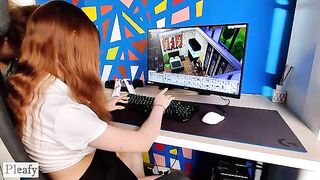 The pretty girl wanted to play Sims 4 but her boyfriend had other ideas