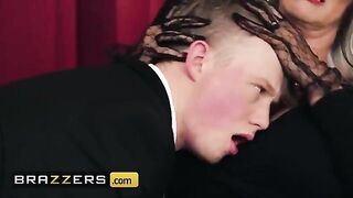 Sexy MILF Sally D'Angelo buries Jimmy Michaels' cock