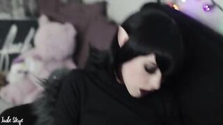 Pale teen Mavis gets fucked by a horny vampire in Hotel Transylvania