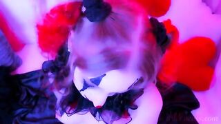 A kinky clown made a blowjob and got a facial