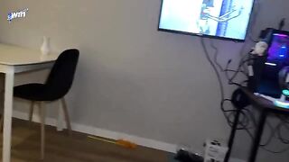 The stepsister wanted to taste her stepbrother's cock