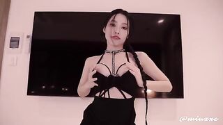 An Asian girl in a black dress was fucked and came inside her