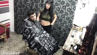 An Argentine girl was fucking in the barber shop - Almasexy