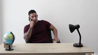 I fucked an agent who wanted to meet my huge cock