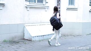 Babe has sex with stranger in the fake hostel