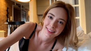 A young girl had a morning sex with her boyfriend, feeling good