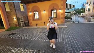 I was fed pepperoni by a cute stranger from Italy