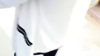 A blowjob with a guy who doesn’t notice while driving in the car