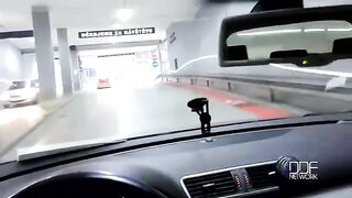 A blowjob with a guy who doesn’t notice while driving in the car