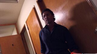 A couple has a great sex session right in the bar - Eponer
