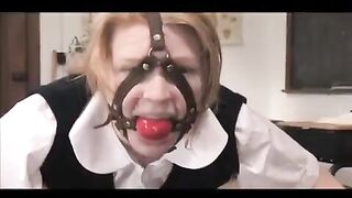 Lesbian bondage has no borders, even in threesomes