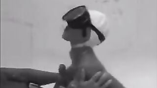 An aqualangist got a blowjob from a girl while she was diving