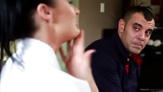 Alektra Blue massages and sits on a wet dick