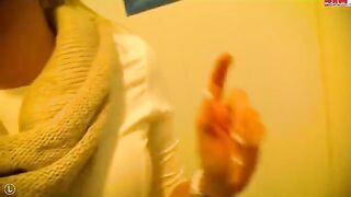 A girl sucks the cock of a stranger in the toilet, it was amazing!