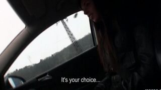A cunning taxi driver offered a passenger to suck his cock