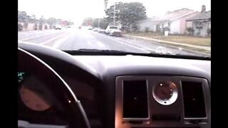 A girl made a blowjob right in the car, it was very risky