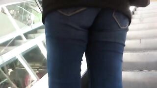 Girl with such forms knows how to fuck and does it perfectly