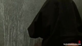 The pretty girl has sex with a guy in her mouth